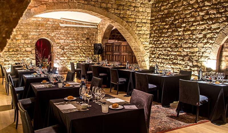cena-medievale-palazzo-Requesens