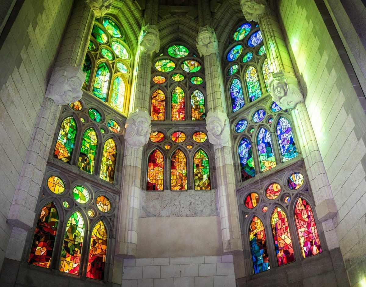 Vetrate colorate interne della Sagrada Familia