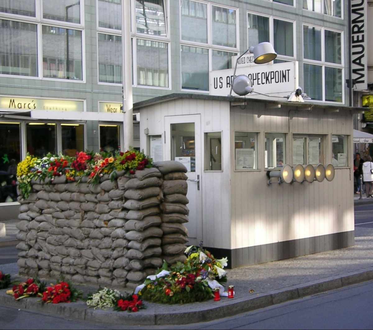 Checkpoint Charlie Berlino