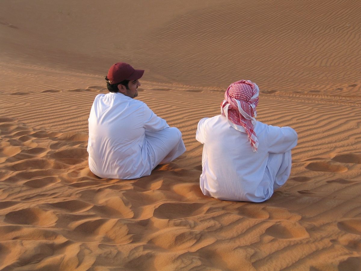 Come vestirsi a Dubai nel deserto