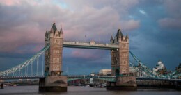 Paesaggio del London Bridge di Londra by Martina Santamaria